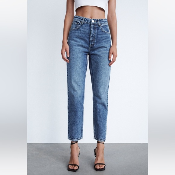 Zara High Rise Straight Legged Jeans - Picture 1 of 16